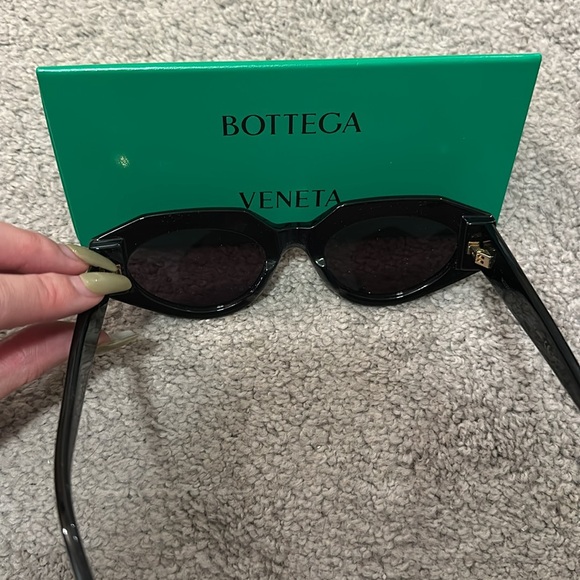 Bottega Veneta BV1031S sunglasses black shades - Picture 3 of 4